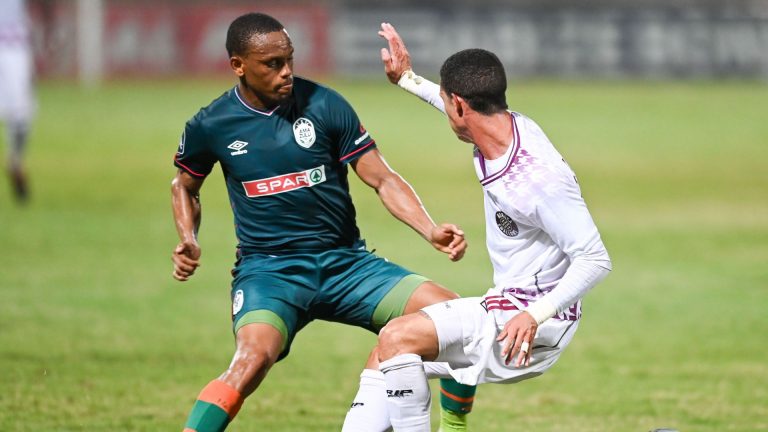 Kaizer Chiefs turn attention to Orlando Pirates-admired defender as door closes on signing Stellenbosch’s Fawaaz Basadien – Report