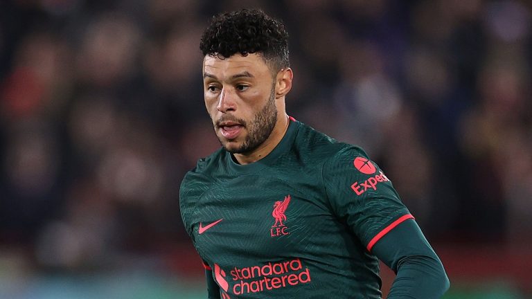 Alex Oxlade-Chamberlain back in England?! Ex-Arsenal and Liverpool star linked with shock Championship move from Besiktas