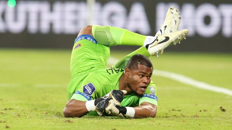 'Nwabali thought he was bigger than he really was but he is better than Manchester United's Andre Onana! Kaizer Chiefs need him' – Fans