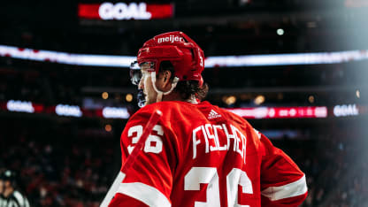 Fischer pleased to re-sign with tight-knit Red Wings