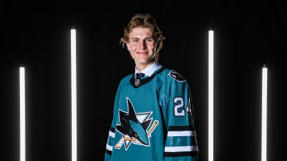 Sharks sign Igor Chernyshov