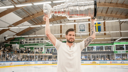 Ekman-Larsson brings Stanley Cup home to Sweden, pays homage to late mother